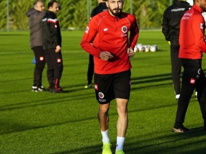 Ahmet İlhan Özek: “Keşke Zamanında Rizespor’a Gitmeseydim”