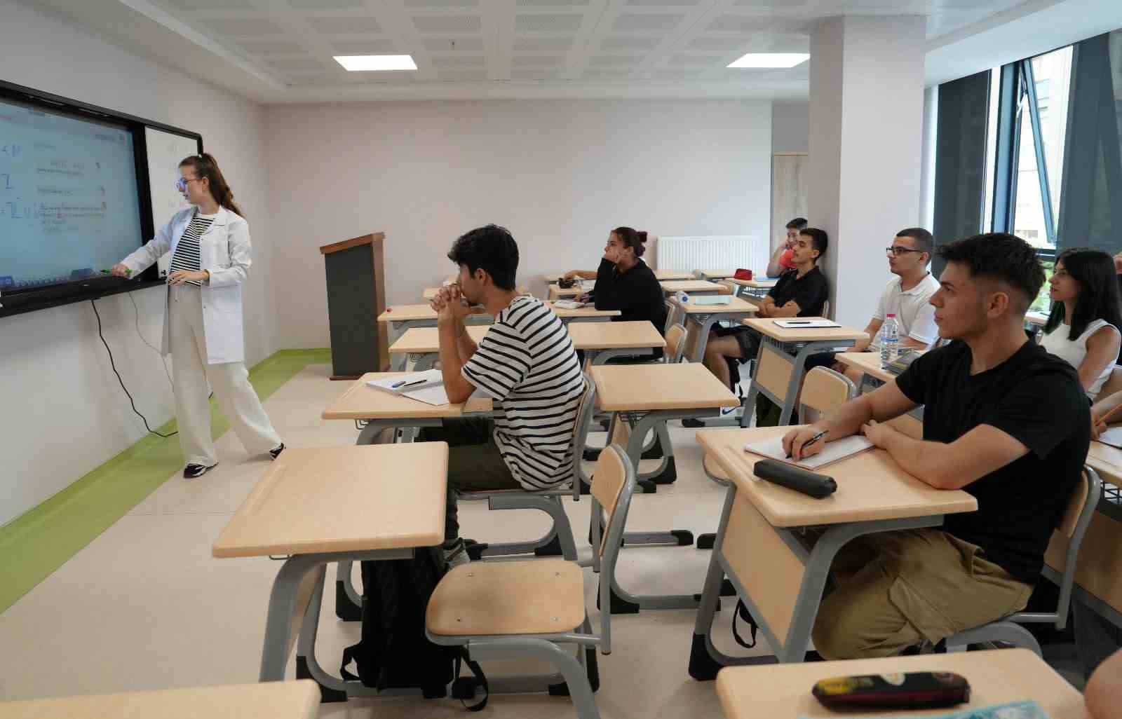 kartal-belediyesi-nin-egitim-destegi-meyvelerini-verdi