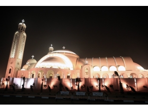 Orta Doğu’nun En Büyük Kilise Ve Camisi Mısır’da Açıldı