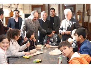 Çocuklar Sanat Sokağında Buluşuyor