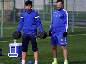 E.yeni Malatyspor Hazırlıklarını Sürdürüyor