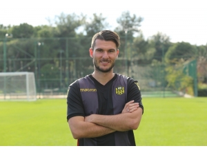 Robin Yalçın Ve Mustafa Akbaş İmzayı Attı