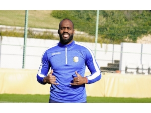 Fabien Farnolle: “Fenerbahçe Sadık’ı Aldığı İçin Gurur Duyabilir”