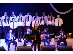 Bahçeşehir Koleji Öğrencilerinden Neşet Ertaş’a Vefa