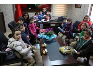 Minikler Meslekleri Tanıyor