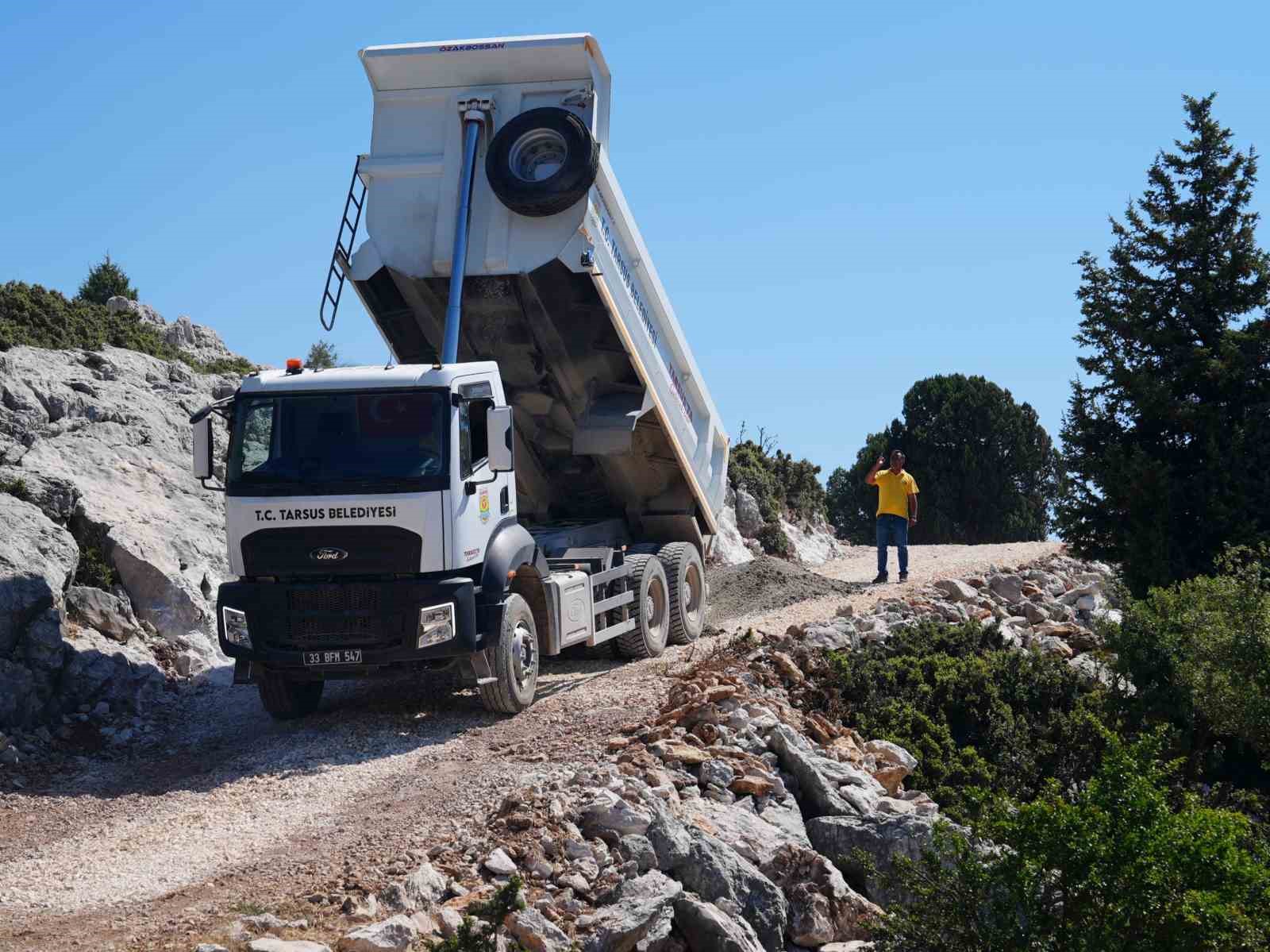 tarsus-ta-kirsal-mahallelerin-yol-sorunu-cozuluyor
