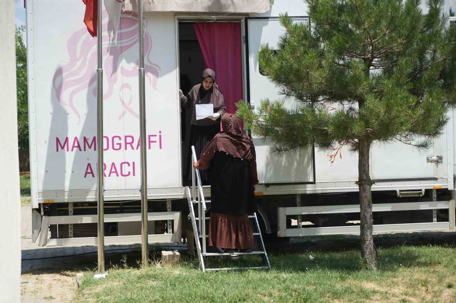 mus-ta-mobil-mamografi-araciyla-koy-koy-ucretsiz-kanser-taramasi-yapiliyor