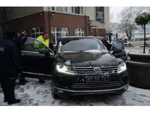 Kar Nedeniyle Evine Gidemeyen Hastayı, Belediye Başkanı Makam Arcıyla Ulaştırdı