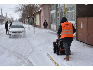 İnönü’de Kar Temizliği Devam Ediyor