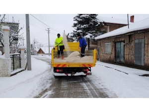 Başiskele’de Karla Mücadele Sürüyor