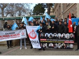 Balıkesir’de ’Doğu Türkistan’daki Zulme Sessiz Kalma’ Toplantısı