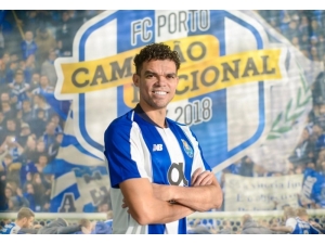 Pepe Yeniden Porto’da