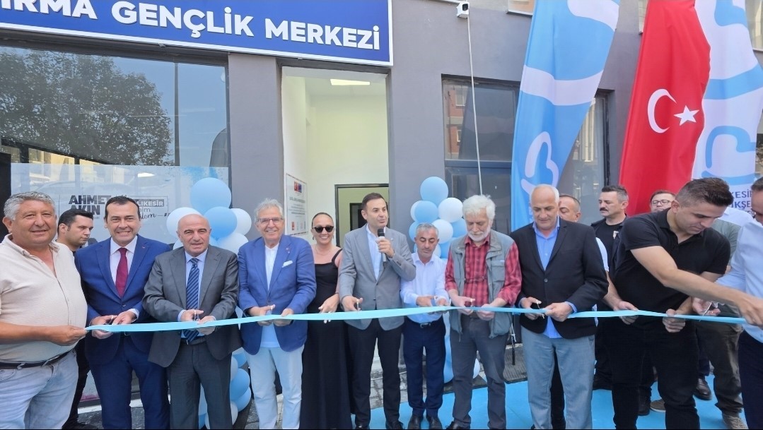 bandirma-da-genclik-merkezi-hizmete-acildi