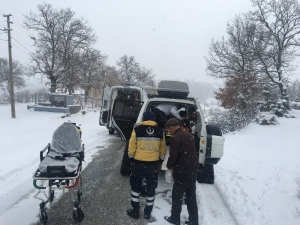 Uşak’ta Paletli Ambulans Hastaların İmdadına Yetişti
