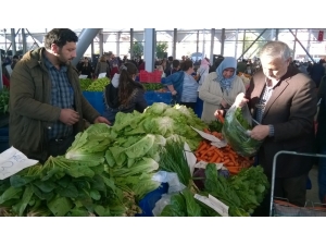 Pazarda Kışlık Sebze Ve Meyveler İlgi Görüyor