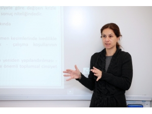 "Kadınlar Ve Erkekler Krizden Eşit Etkileniyor"