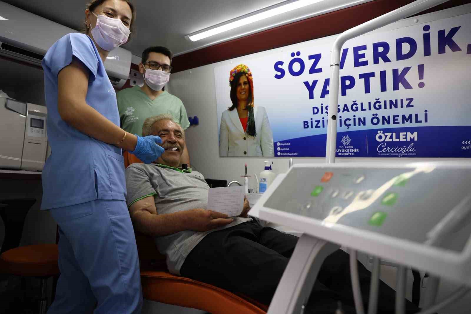 mobil-dis-klinikleri-3-ilcede-vatandaslarla-bulustu