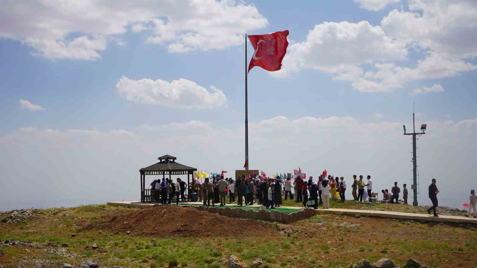 yillar-sonra-cudi-de-gozyasi-ve-gurur-artik-ocaklara-ates-dusmesin-diye-omuz-omuza-yuruyoruz