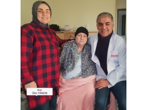 81 Yaşındaki Kadın 13. Ameliyatında Sağlığına Kavuştu