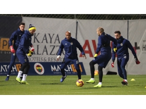 Fenerbahçe Günü Çift İdmanla Tamamladı