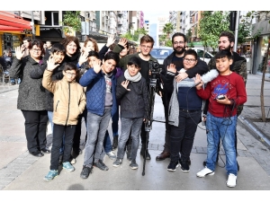 Gençler, Mahallede Film Çekti