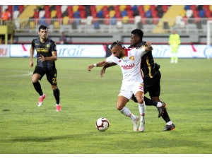 Göztepe’de ’Kanat’ Rekabeti