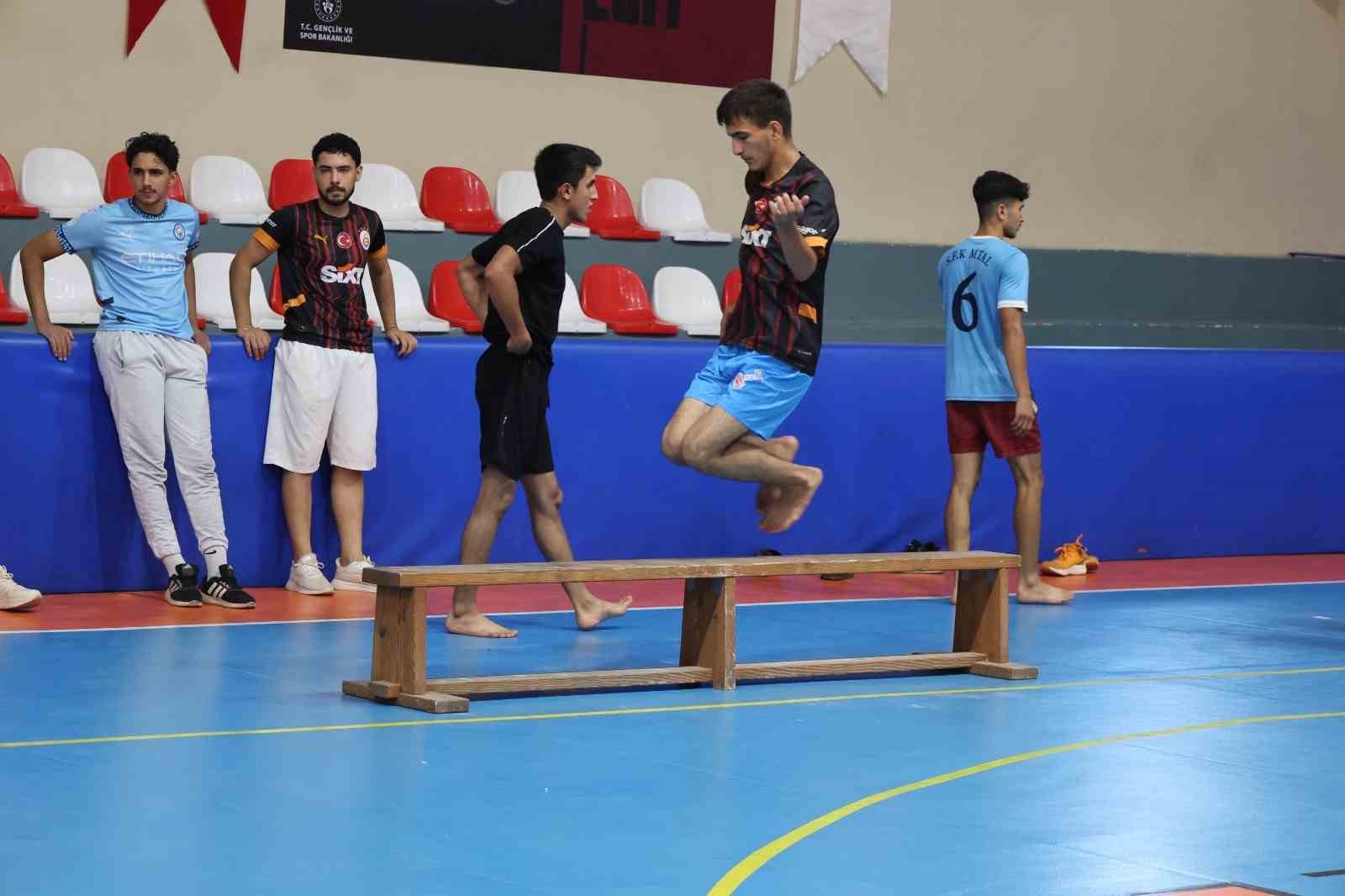 hbb-nin-spor-kurslariyla-80-genc-hayaline-kavustu