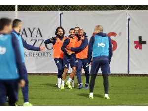 Fenerbahçe Günü Çift Antrenmanla Tamamladı