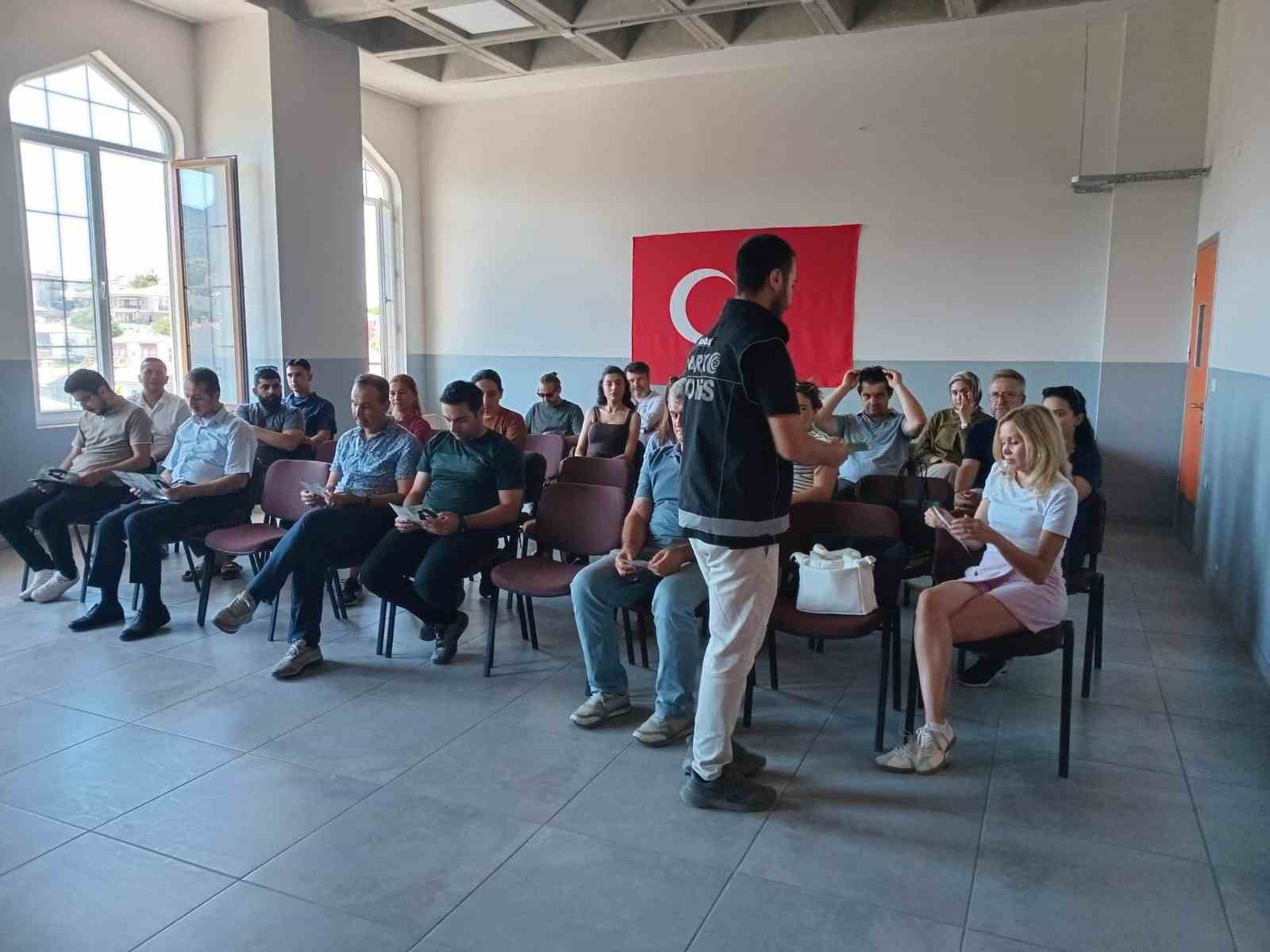 datca-da-uyusturucuyla-mucadele-ve-isaret-dili-alaninda-farkindalik-calismalari