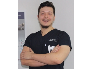 Diş Eti Çekilmelerine Dikkat