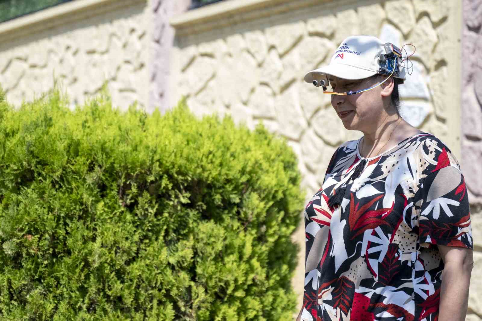 mersin-de-liseli-genclerden-gorme-engelliler-icin-yapay-zeka-destekli-asistan