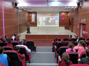 Öğrencilere Sağlıklı Beslenmenin Önemi Anlatıldı