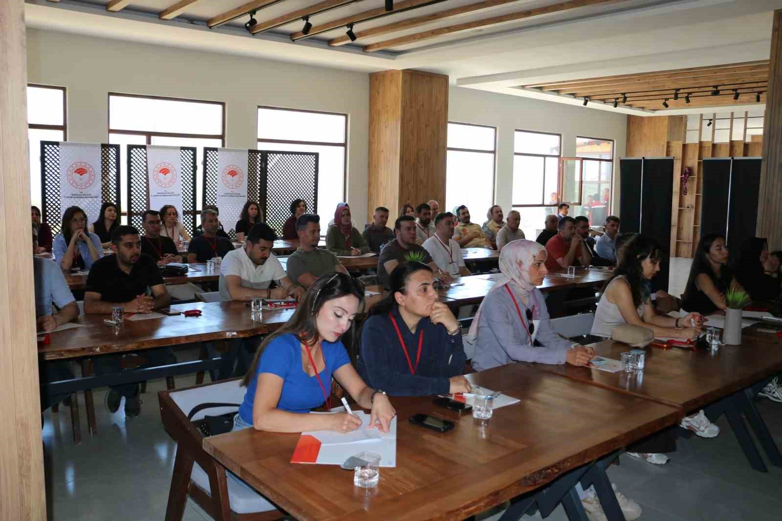 erzincan-da-sut-ve-sut-urunleri-denetimlerine-yonelik-egitim-basladi