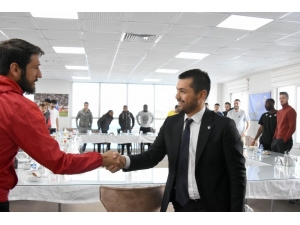 B.b. Erzurumspor Kulübü Başkanı Hüseyin Üneş: ‘Bayrağı Zirveye Birlikte Taşıyacağız’