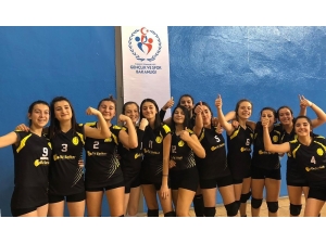 Voleybol Gençlerin Şampiyonu Çankırı Lisesi