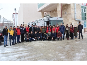 Üniversiteli Gençler, Kan Bağışında Bulundu