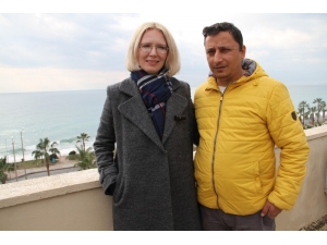 Rus Kadın Belediye Başkan Adayı Seçim Çalışmalarına Başladı