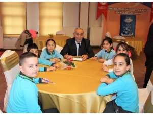 172 Öğrencinin Yazdığı Kitap İçin İmza Günü Düzenlendi