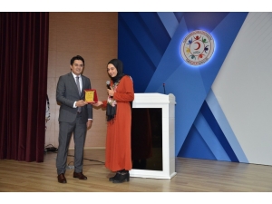 Genç Kızılay Teşkilatına Halk Ekmek Desteği