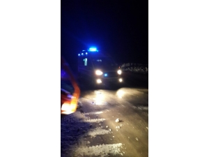 Afad Ekipleri Amfibik Araçla Hasta Çocuğu Kurtardı