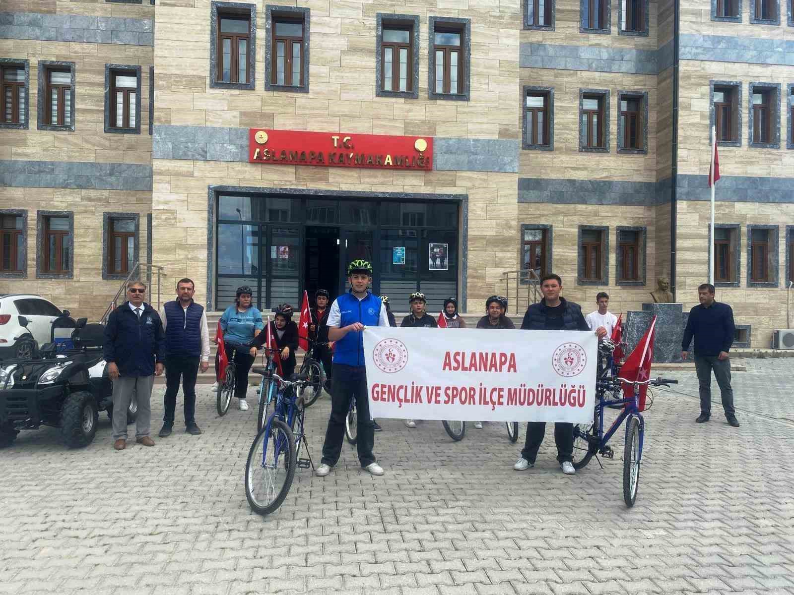 aslanapa-da-bisiklet-turu-duzenlendi