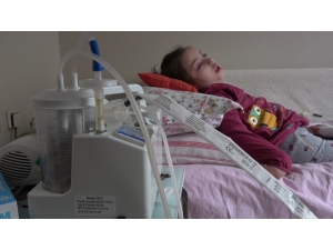 Zeytin Çekirdeği Küçük Kızı Felç Etti