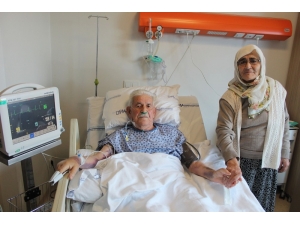 90 Yaşında By-pass Olan Hasta: "İlk İş Eşimi Alnından Öpeceğim"