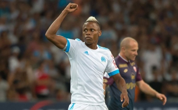 "clinton N'jie, Galatasaray Için İstanbul'a Geliyor"