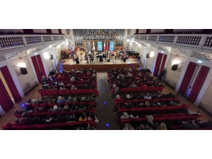 Bağlama Virtiözü Koç, Roma’da Doğu Ve Batı’yı Notalarla Birleştirdi