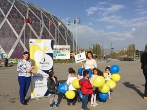 Eskişehirli Minikler, Oyuncaklarını Yüksekova’ya Yolladı