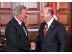 Bakan Çavuşoğlu’ndan Abd Başkanı Trump’a: “Stratejik Ortaklar Twitter Gibi Sosyal Medya Üzerinden Konuşmaz”