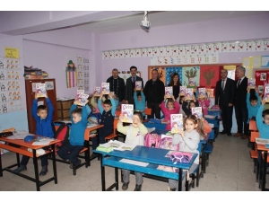 Servis Şoförlerinden Öğrencilere Kitap