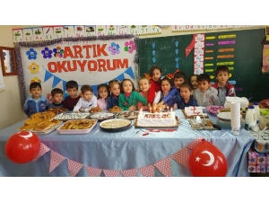 Minik Öğrenciler Okumaya Geçmelerini Coşkuyla Kutlandı