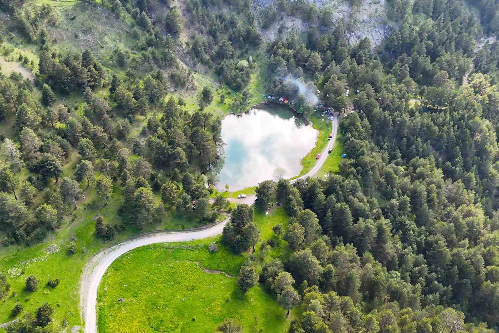 sehir-hayatindan-kacanlar-gumushane-nin-o-golunde-bulustu